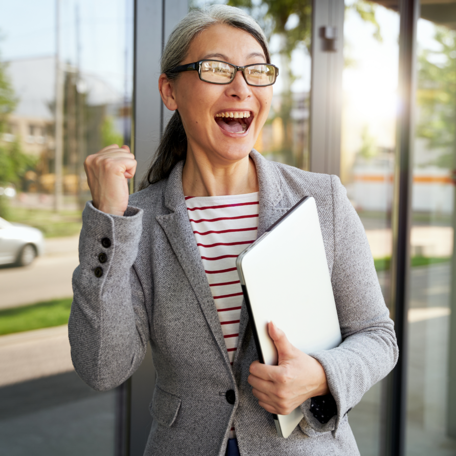 ready-to-work-beautiful-and-happy-mature-business-2023-11-27-05-34-22-utc ready-to-work-beautiful-and-happy-mature-business-2023-11-27-05-34-22-utc